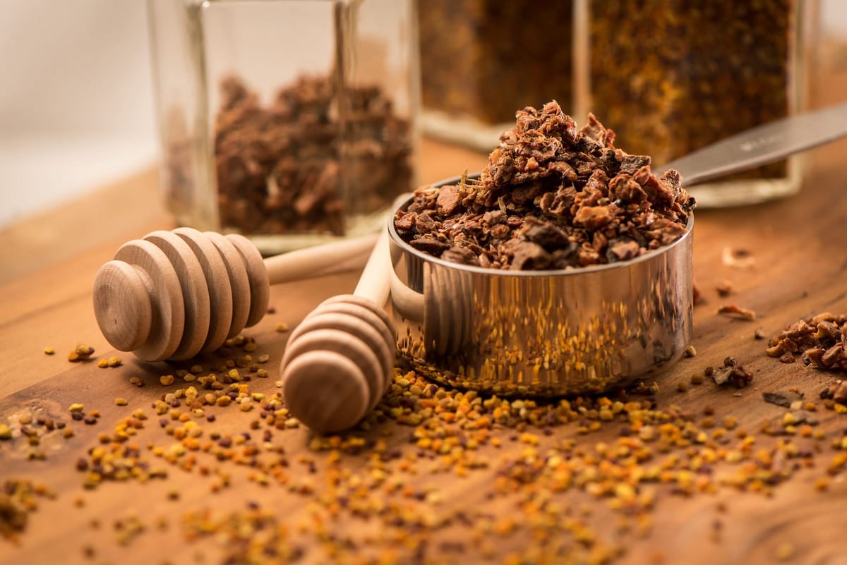 Прополис и долголетие: место в питании, профилактике и заботе о себе