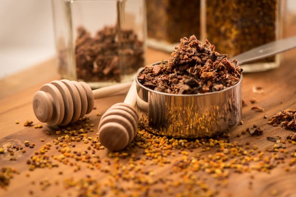 Прополис и долголетие: место в питании, профилактике и заботе о себе